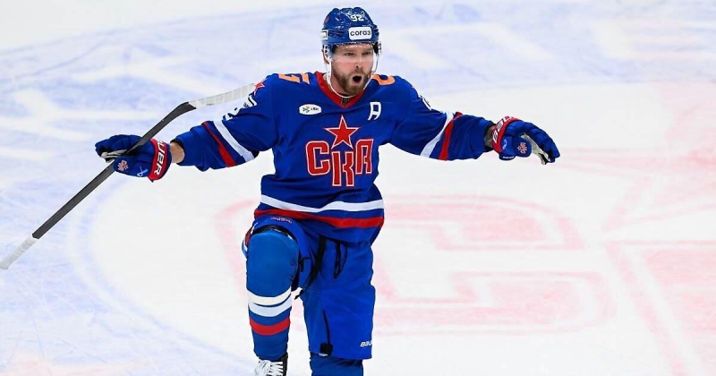 18-летний Прохоров из &laquo;Динамо&raquo;: &laquo;Кузнецов очень веселый и открытый человек &ndash; сказал, что я на льду, как злая собака. Радулов &ndash; живая энциклопедия, много знает о хоккее&raquo;