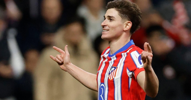 Симеоне про Альвареса: «Хулиан проводит потрясающий сезон. Он забил 14 голов в Ла Лиге, но мы говорим ему, что Левандовски забил гораздо больше»