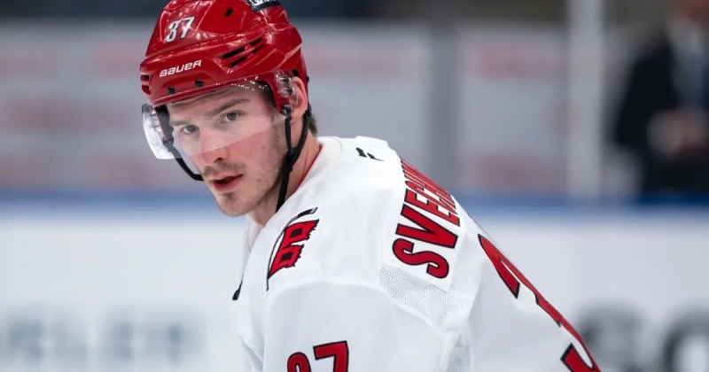 Свечников вышел на 3-е место в списке лучших бомбардиров «Каролины» в плей-офф в истории – 41 очко. У Андрея хет-трик с «Нью-Джерси»