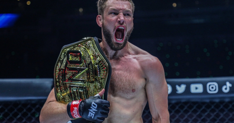 Анатолий Малыхин: «Когда вы увидите, как де Риддер берет пояса, помните – я уже расправился с ним»