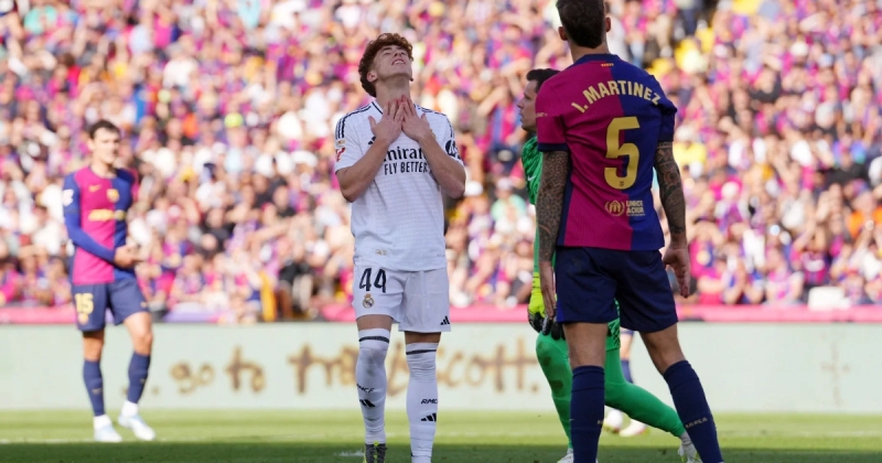 Фанаты «Реала» оскорбляли Муньоса в соцсетях после промаха в класико на 89-й минуте. 21-летний вингер, плакавший после матча, закрыл комментарии