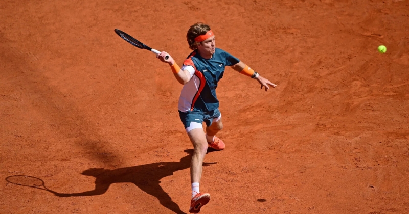 Ролан Гаррос. Рублев играет с Харрисом, Джокович – с Макдональдом, Фонсека встретится с Хуркачем, Зверев, Бублик вышли во 2-й круг, Медведев выбыл