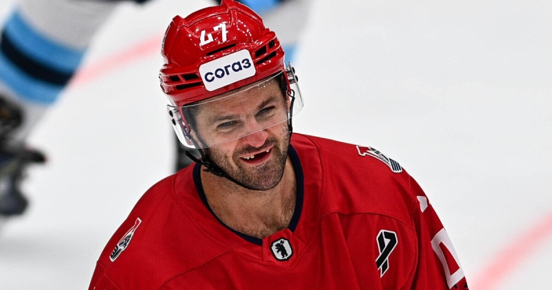 Сурин о том, что Радулов был завсегдатаем баров в Нэшвилле: «Мы на такие темы не общались. Про алкоголь и бурную жизнь советов не было. Он просто говорил: «Ты сам должен понимать»