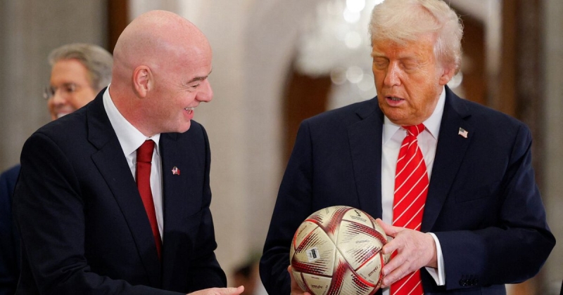 УЕФА обвинил Инфантино в том, что он ставит «личные политические интересы» выше футбола. Ранее президент ФИФА отложил конгресс организации из-за турне с Трампом