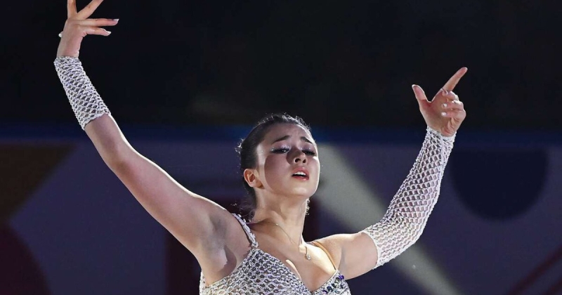 Валиева показала, как отрабатывает прыжки на полу