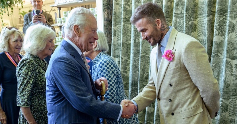 Бекхэм посвящен в рыцари за заслуги в футболе и благотворительную деятельность