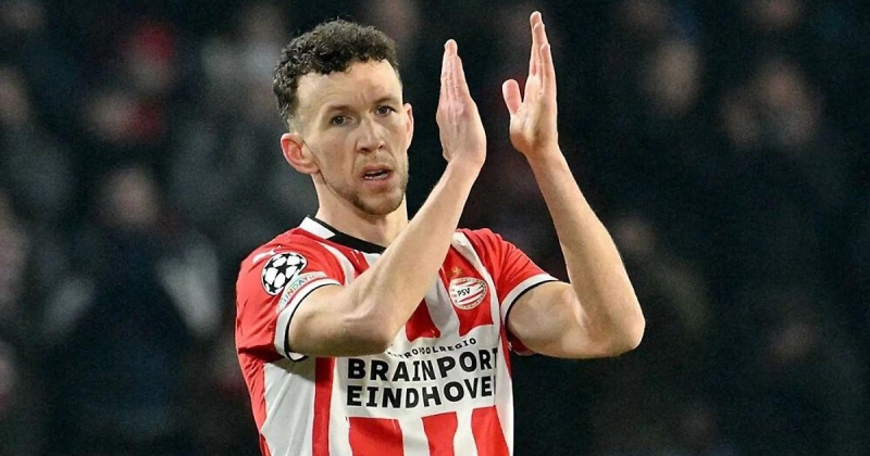 Перишич продлил контракт с ПСВ на два года. Хавбеком интересовалась «Барселона»