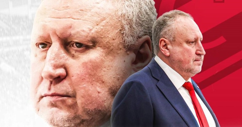 «Спартак» продлил контракт с Барковым-старшим на 2 года. Молодежка красно-белых во главе с тренером выиграла Кубок Харламова в минувшем сезоне