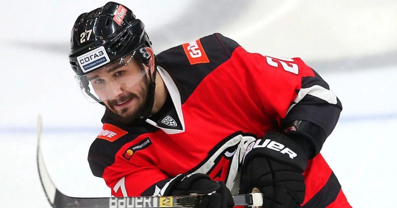 Войнов получит 20 млн рублей от «Авангарда» за следующий сезон (Михаил Зислис)