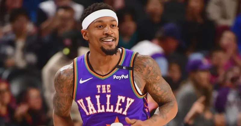 Брэдли Бил активно изучает варианты с другими командами в ожидании выкупа контракта с «Финиксом»