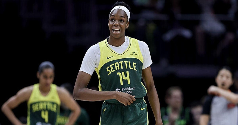 Доминик Малонга (2-й пик драфта-2025) стала самой молодой баскетболисткой в истории женской НБА, оформившей дабл-дабл