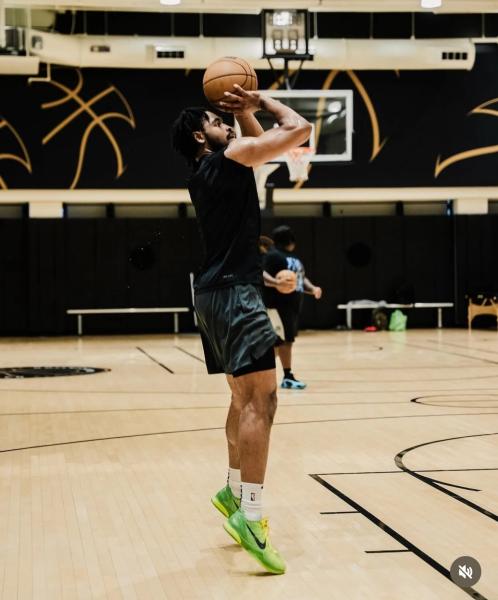 Кэм Томас удалил все посты, связанные с &laquo;Бруклином&raquo;, и опубликовал фотографии с тренировки