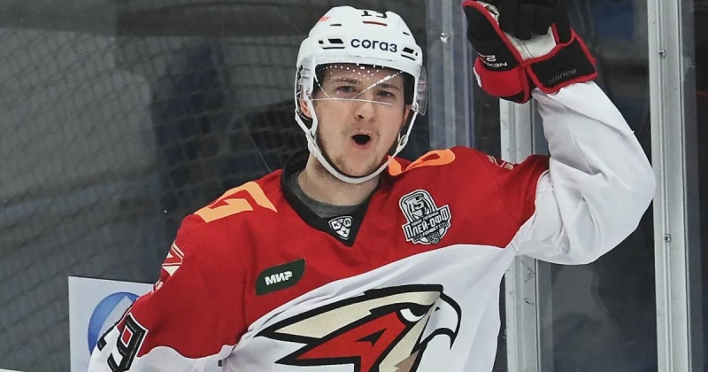 Генменеджер «Трактора» о Ткачеве: «Он сам выбирал команду, не удалось выиграть борьбу. Разин показался более подходящим тренером, видимо»