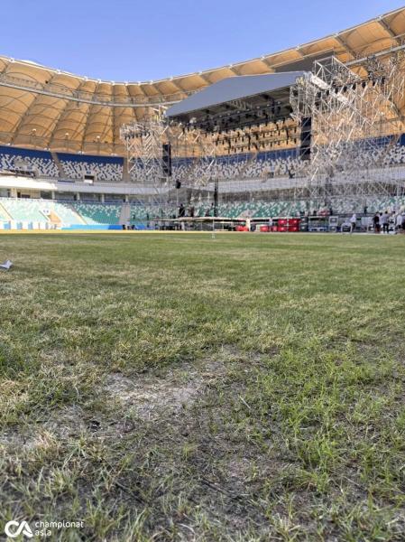 Концерт Дженнифер Лопес уничтожил газон на стадионе в Узбекистане, где играют сборная и &laquo;Бунедкор&raquo;. Ранее после выступления певицы пришло в негодность поле в Армении