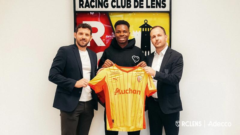 «Ланс» купил Сангаре из «Рапида». Контракт хавбека – до 2030-го