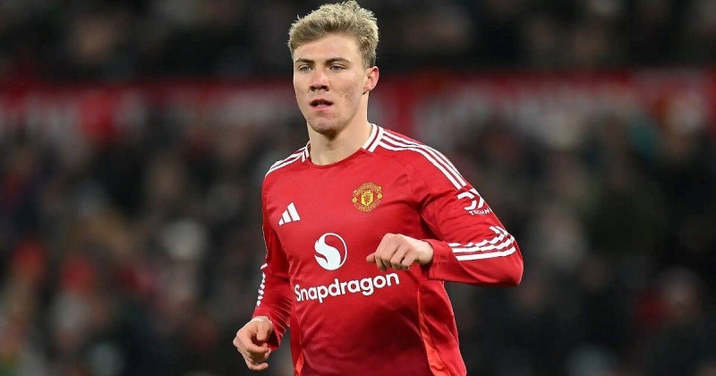 «Милан» обсуждает с «МЮ» аренду Хейлунда с опцией выкупа за 30 млн евро. Манкунианцы могут дать добро после подписания Шешко (Даниэле Лонго)