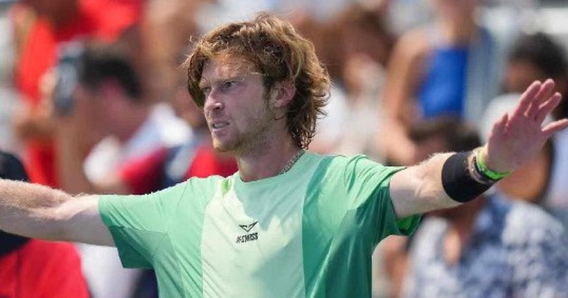 Торонто (ATP). Попырин борется с Руне, Зверев сыграет с Серундоло, Хачанов, Микельсен вышли в четвертьфинал