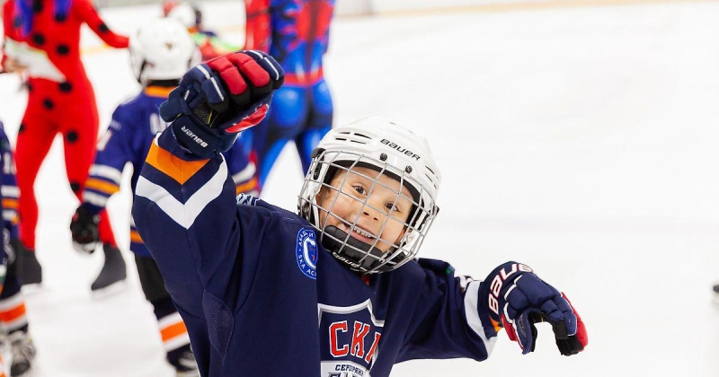 Тренер школы «СКА-Серебряные львы»: «Многие приезжают в Петербург, чтобы попасть в систему СКА. Семьи готовы сменить место жительства ради хоккейного будущего сына»