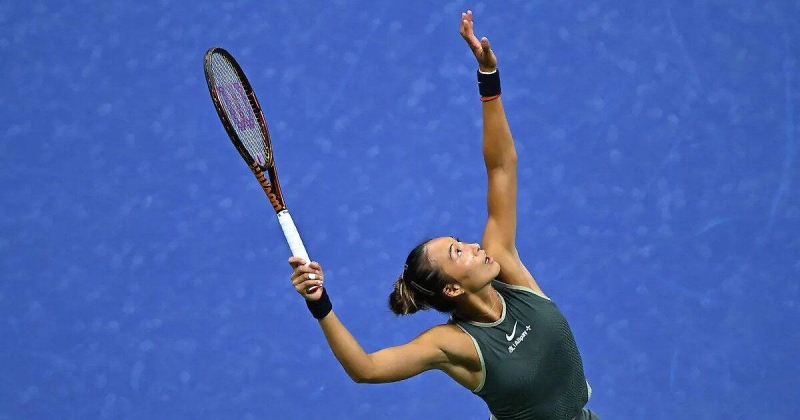 Циньвэнь Чжэн провела и выиграла первый матч после операции на локте