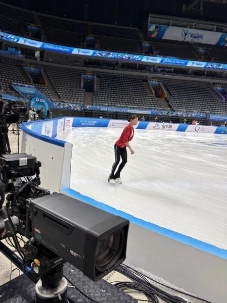 Петросян выступит в старом наряде к короткой под Майкла Джексона: черные штаны и красная куртка