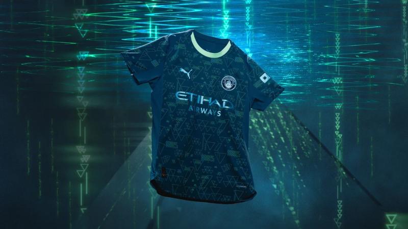 «Ман Сити» показал новую форму в партнерстве с EA со встроенным NFC-чипом, дающим бонусы в EA SPORTS FC. Команда сыграет в ней в отдельных выездных матчах ЛЧ