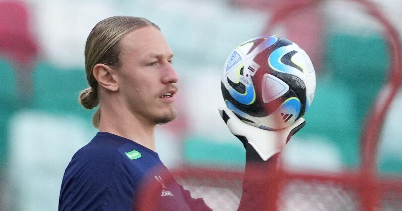 Пономарев о Сафонове в «ПСЖ»: «Он ненадежный, поэтому его не выставляют. В России он был на хорошем счету, а туда рванул либо за большими деньгами, либо из-за слишком высокого самомнения»