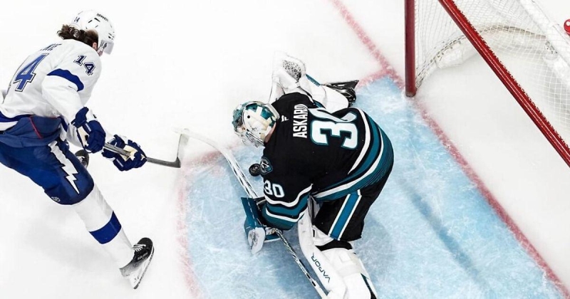 Аскаров – 1-я звезда матча с «Колорадо»: 36 сэйвов из 38. Победа – 2-я в сезоне