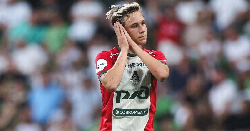 «Поставь сейчас Батракова в старт «Барселоны» – игру он не испортит. Алексей показывает футбол высокого уровня 2 года, уже никто не назовет его игроком одного сезона». Мостовой о хавбеке «Локо»