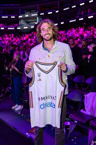 Циципас посетил матч баскетбольного &laquo;Дубая&raquo;