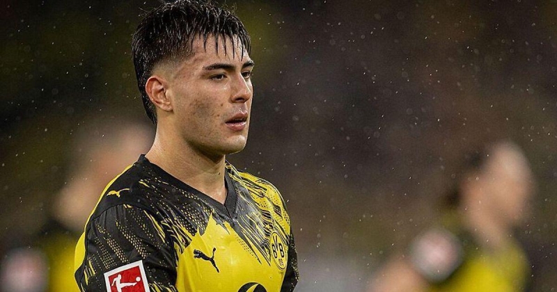 «Челси» досрочно вернул Ансельмино из «Боруссии» Дортмунд. Защитник сыграл 6 матчей в Бундеслиге в этом сезоне