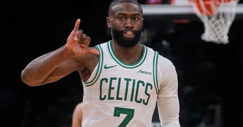 Джейлен Браун оштрафован НБА на 35 тысяч долларов за критику судейства