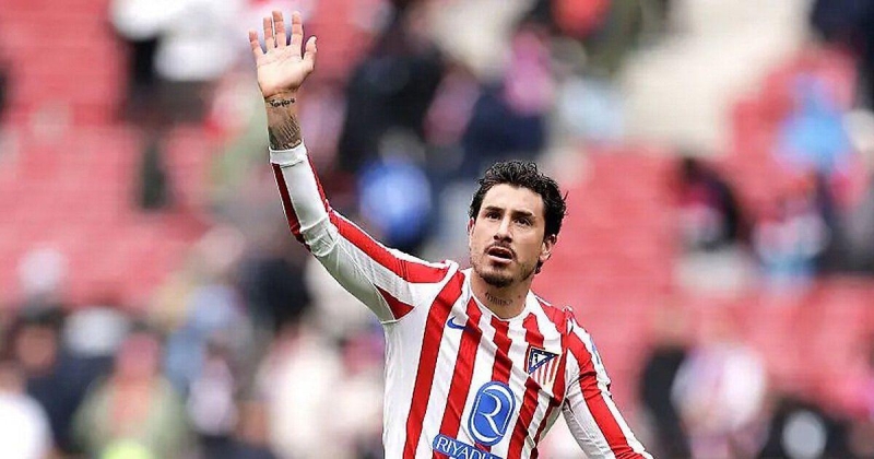 «Милан» хочет купить у «Атлетико» Хименеса. Защитник обойдется дешевле 30 млн евро, если мадридцы согласятся его продать (As)