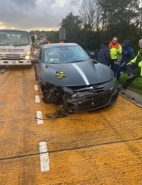 У Ferrari Коло-Муани лопнула шина во время поездки. Никто не пострадал