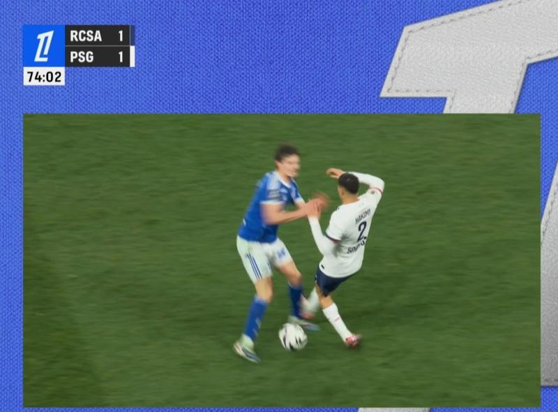 Хакими получил красную на 75-й минуте матча со &laquo;Страсбуром&raquo; за удар шипами в голень Паничелли. Арбитр показал защитнику &laquo;ПСЖ&raquo; желтую карточку и заменил ее на красную после проверки ВАР