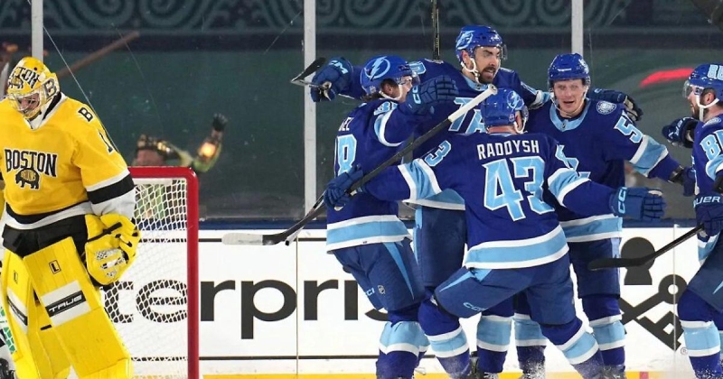 Кучеров набрал 1+3 в в матче Stadium Series с «Бостоном» и стал 1-й звездой. Его 4 очка – 2-й результат для игр НХЛ на открытом воздухе
