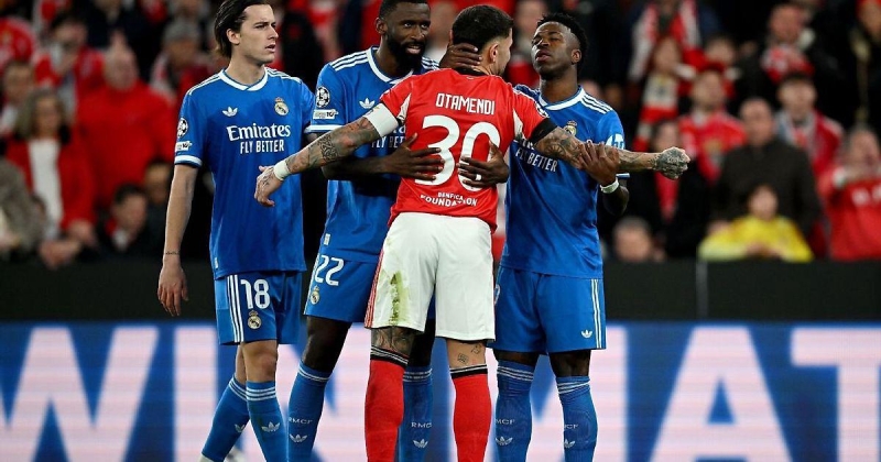 Снейдер об Отаменди, показавшем Винисиусу тату с Кубком мира: «Я бы ответил: «Месси выиграл тот ЧМ, а не ты». Если ты делаешь это при 0:1, у тебя не все в порядке с головой»