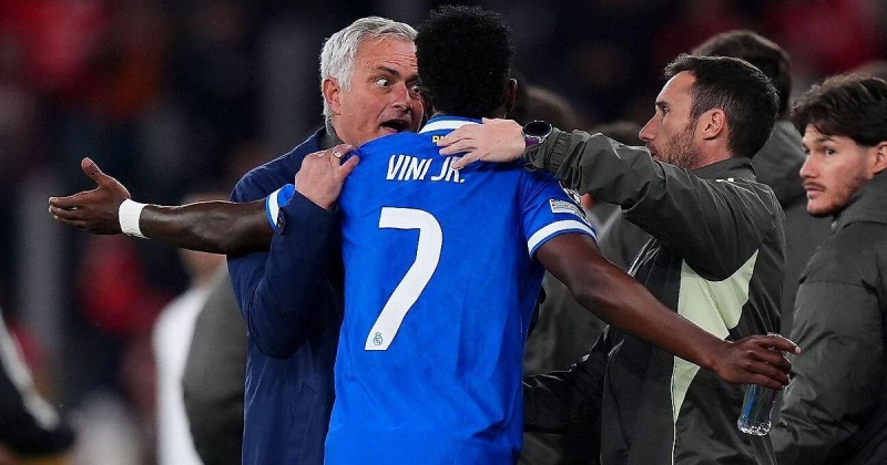 Сотрудники «Бенфики» попытались проникнуть в раздевалку «Реала» после матча. В подтрибунном помещении произошла стычка (CBS Sports)