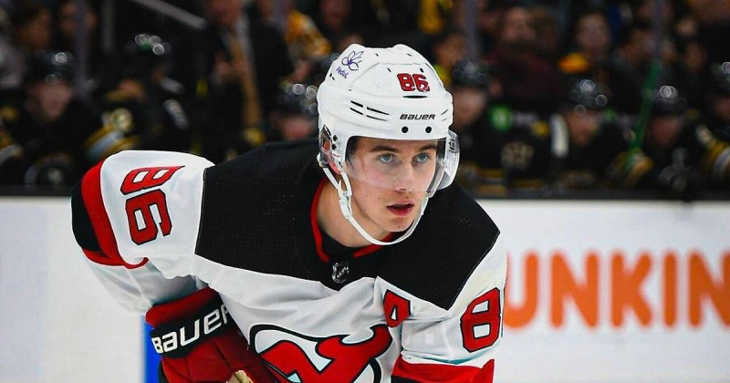 Джек Хьюз с 1+2, Томпсон с 34 сэйвами и Эттинджер с 33 отраженными бросками – звезды дня в НХЛ