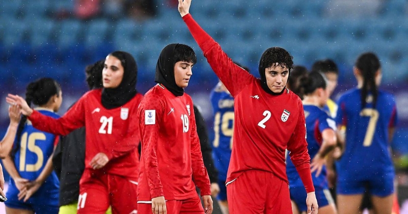 Еще две футболистки и сотрудница сборной Ирана решили вернуться в страну из Австралии. В Иране это назвали «очередным провалом Трампа»