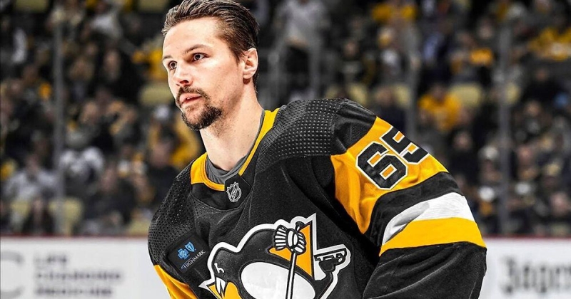 Карлссон вышел на 5-е место по передачам в НХЛ среди шведских игроков (715). Бэкстрем идет 4-м (762), Лидстрем лидирует (878)