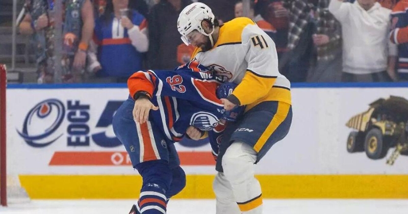 Подколзин подрался с Хагом в матче «Эдмонтона» и «Нэшвилла» вскоре после травмы Драйзайтля. Это был 4-й бой Василия в сезоне