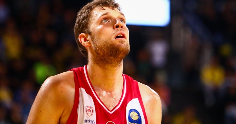 Саша Везенков об убийстве болельщика ПАОКа: «Сколько еще невинных людей погибнет из-за цвета футболки?»