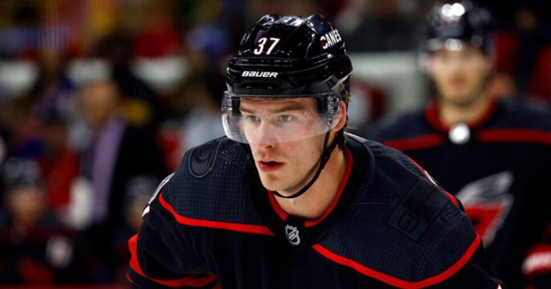 Свечников сделал передачу в матче с «Монреалем». У него 25+36 в 71 игре