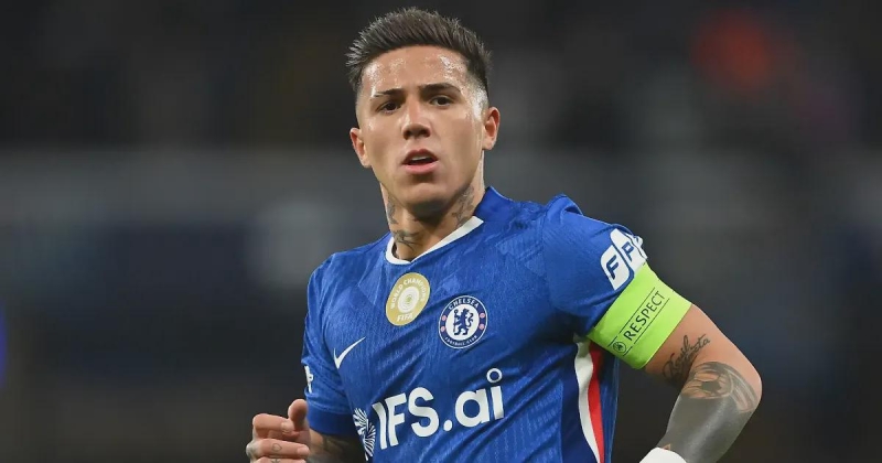 «Челси» отстранил Энцо на два матча после слов о желании жить в Мадриде, сообщил Росеньор: «Он перешел черту. Я разочарован»