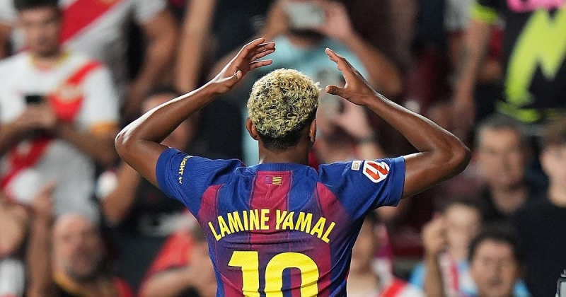 Роналдиньо: «Ямаль – один из лучших в мире. Пусть еще очень молод, но уже делает невероятные вещи. «Десятка» «Барсы» в надежных руках»