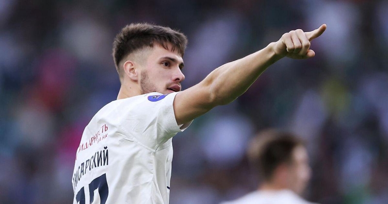 Агент Писарского о том, что форварду не разрешили тренироваться на базе «Крыльев» в период отстранения: «Никто ничего Владимиру не запрещал. Действия игрока и клуба – прямое исполнение решения комитета РФС по этике»