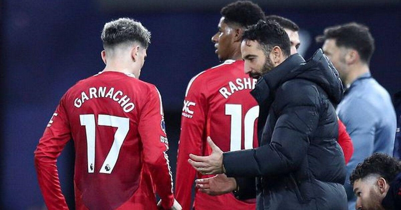 Блогер Голдбридж: &laquo;Худший &laquo;МЮ&raquo; в истории АПЛ подписал лишь одного игрока. Защитники корыстных мудаков, которых возбуждает новый стадион для концертов Бейонсе, довольны, надеюсь&raquo;