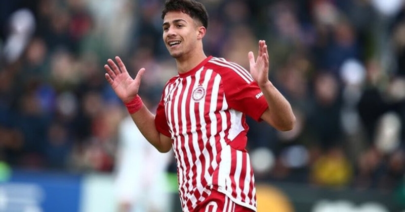 «Брайтон» хочет купить Костуласа из «Олимпиакоса» за 29,4+5 млн фунтов. Клубы ведут переговоры о переходе 18-летнего форварда