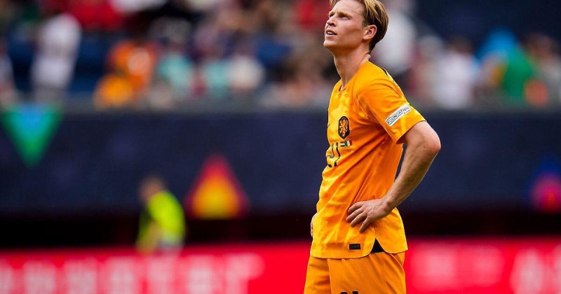 Де Йонг покинул расположение сборной Нидерландов. Хавбека заменили в матче с Польшей из-за дискомфорта в ягодичной мышце