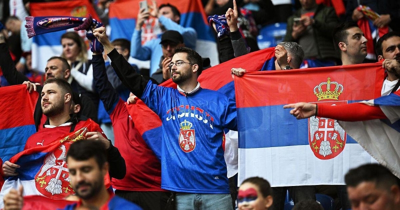 Футбольный союз Сербии &ndash; болельщикам: &laquo;С 2021 года нас оштрафовали на 703 075 евро, мы под пристальным вниманием УЕФА и ФИФА. Пусть матч с Англией станет праздником спорта и уважения&raquo;